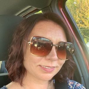 Meet your Posher, Mandy